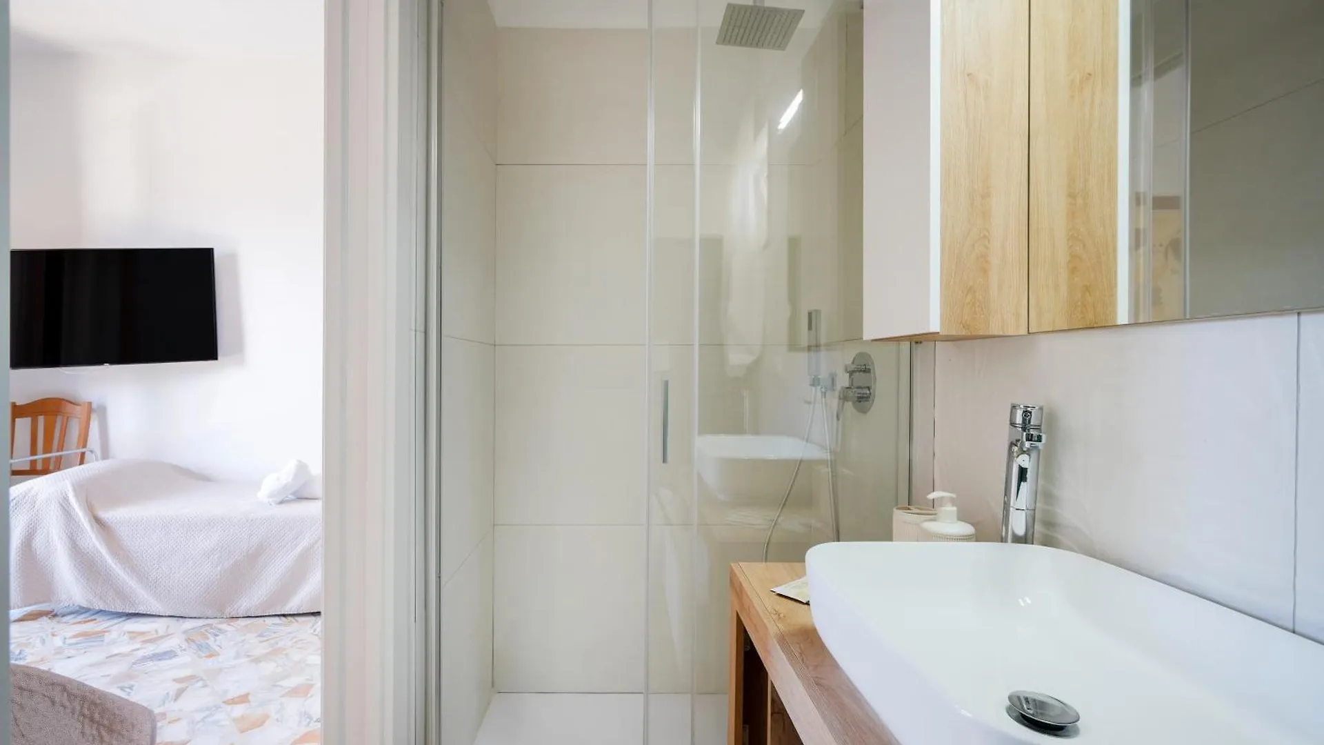 Casa - Merlino Bari 0*,  İtalya